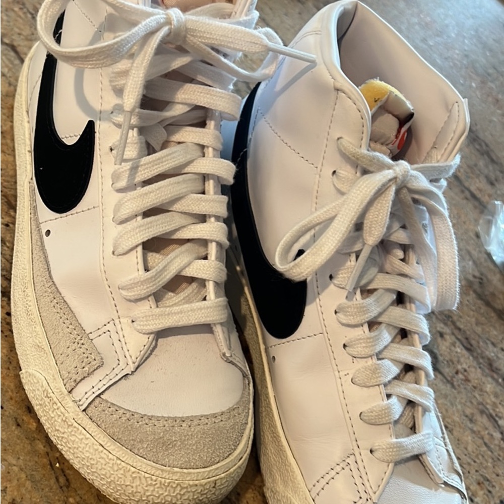 Nike blazers. Women’s size 7. Like new. No box